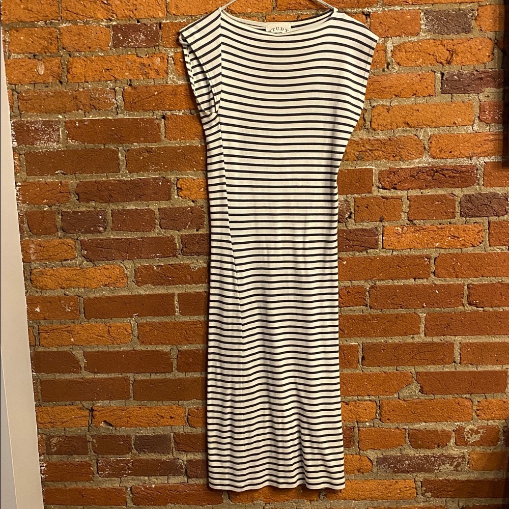 Study Organic Cotton Striped Gray and White Sleeveless Bodycon Dress